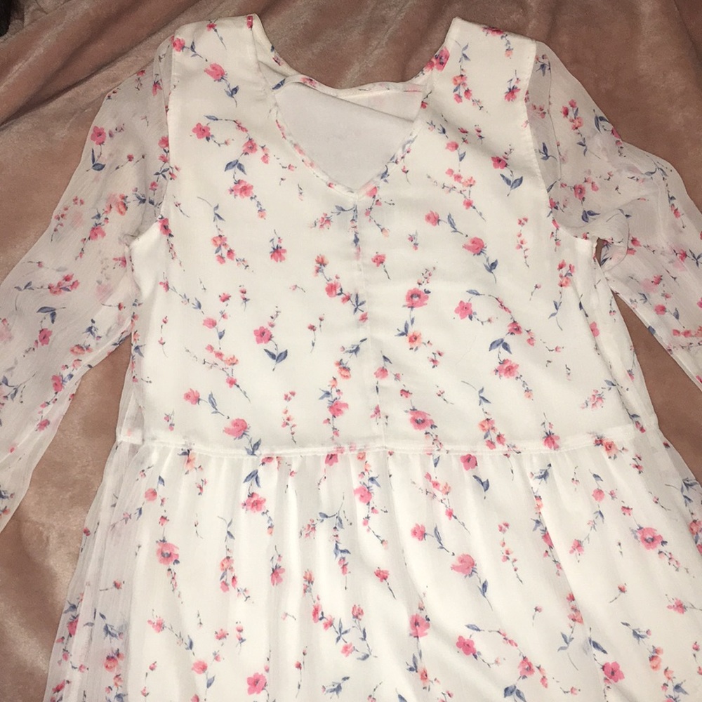 $15 ! super soft and short dress ! rose patterned